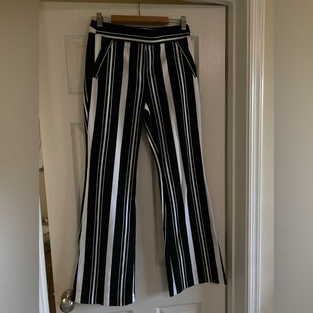 Stretchy pinstripe black/white pant. Mid-rise. Size 4.